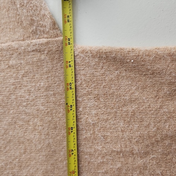 a.n.a Sweater Womens Size M Tan Fuzzy Tunic Long Top - Picture 9 of 9